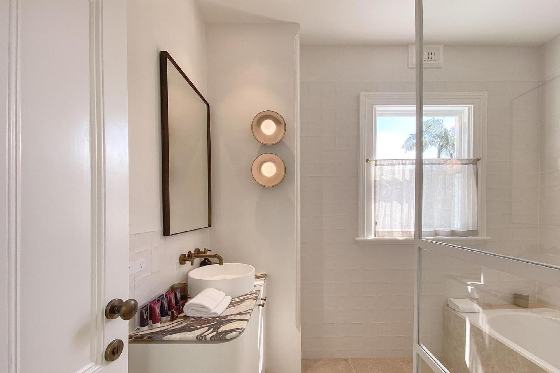 The Timeless Modern Glebe Holiday home