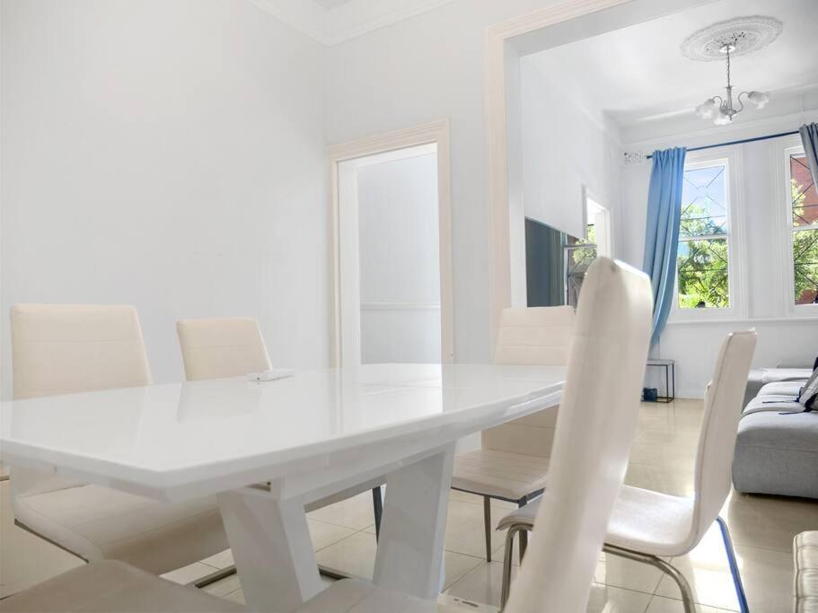 4 Bdrm Terrace With Office * Sydney