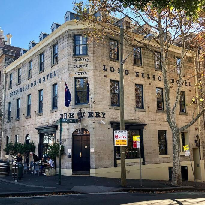 Walk To The Opera House * Sydney