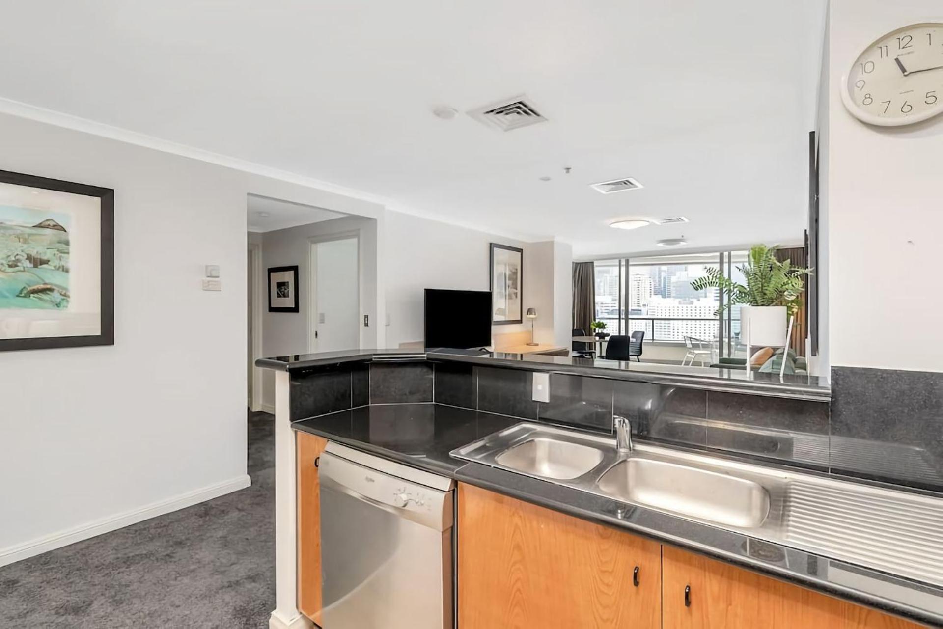 Dream Harbour View Parking Gym Pool Apartment Sydney