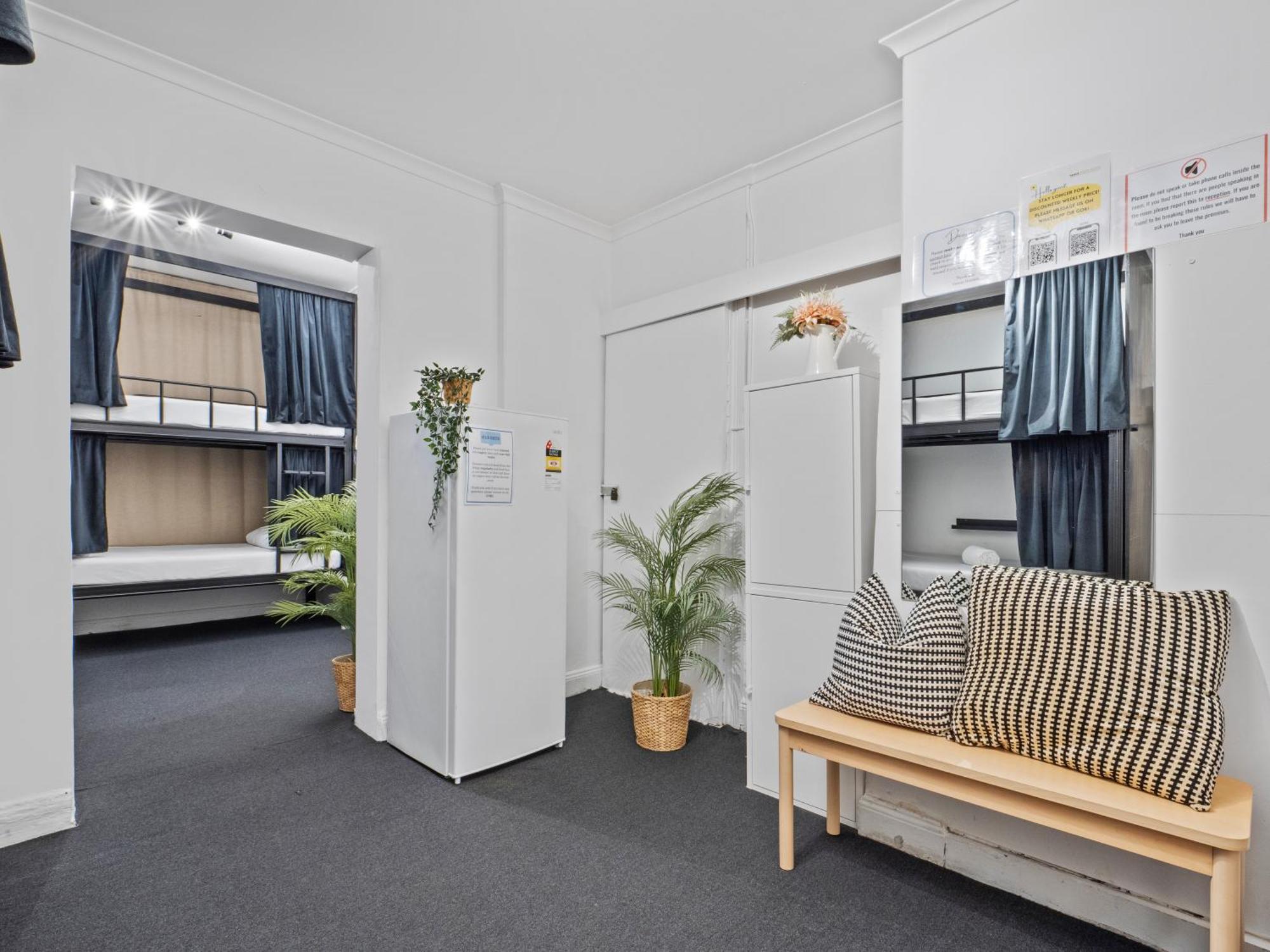 Azzuro Pod Hotel - Potts Point Sydney