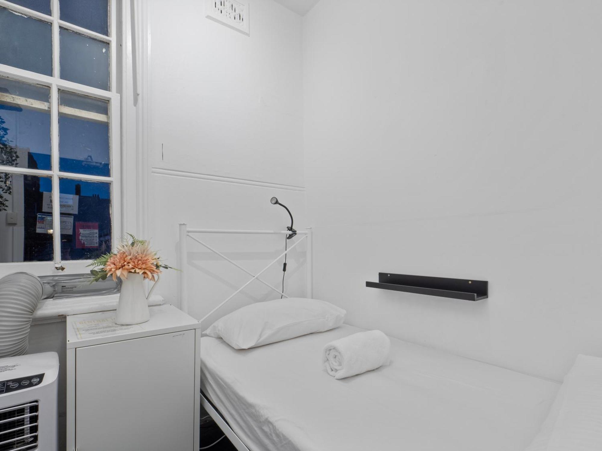 Azzuro Pod Hotel - Potts Point Hostel Sydney