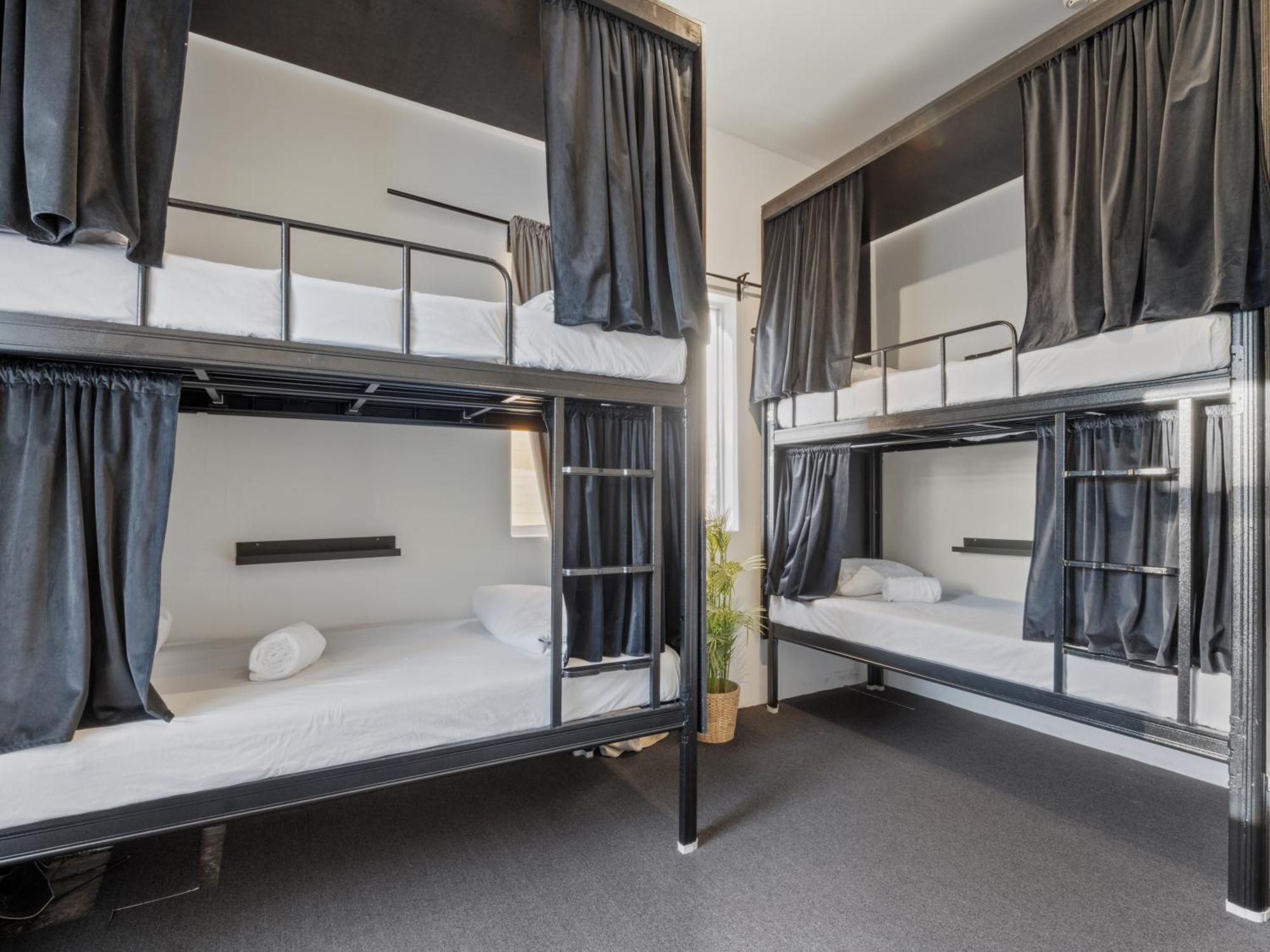 Azzuro Pod Hotel - Potts Point