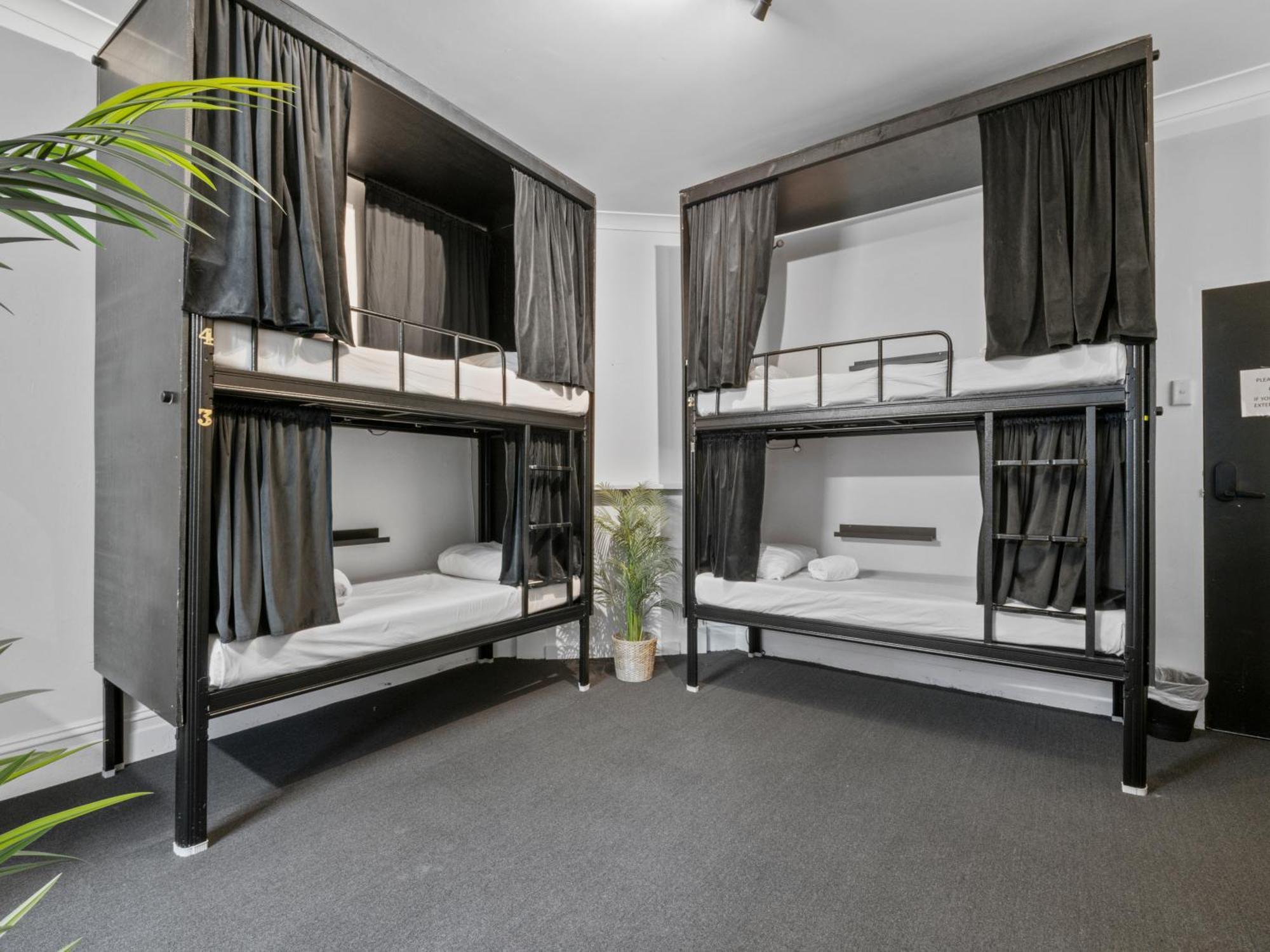 Azzuro Pod Hotel - Potts Point