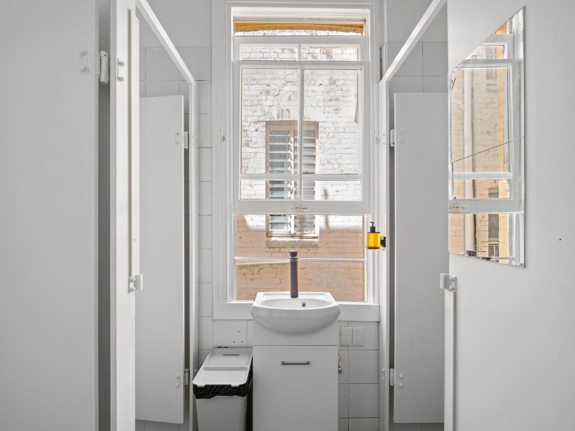 Azzuro Pod Hotel - Potts Point Hostel