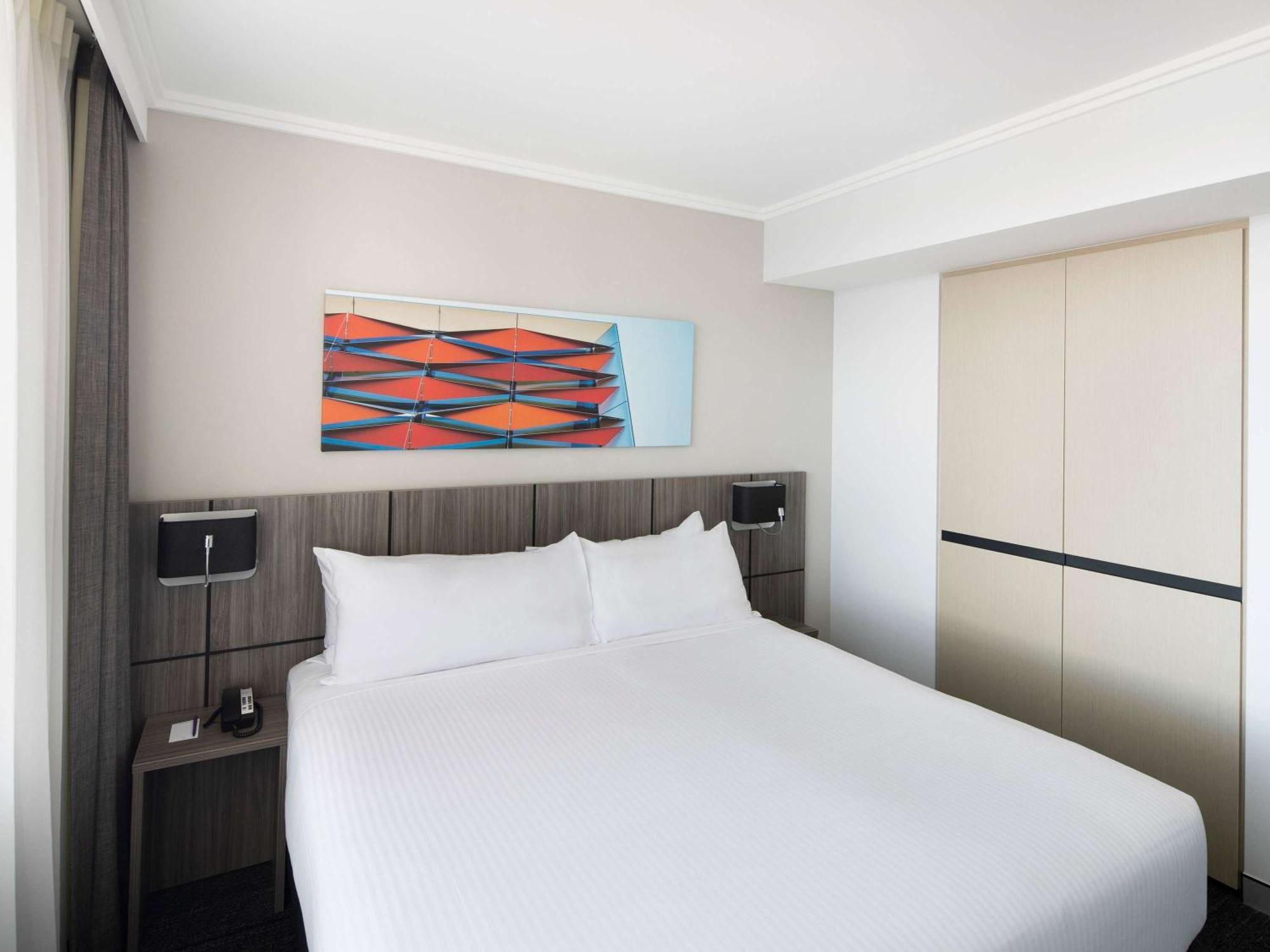 Mercure Bankstown Hotel 4*