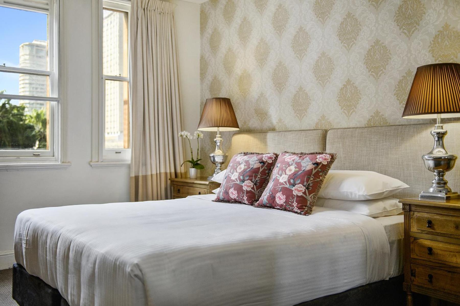 The Russell Boutique Hotel 3*