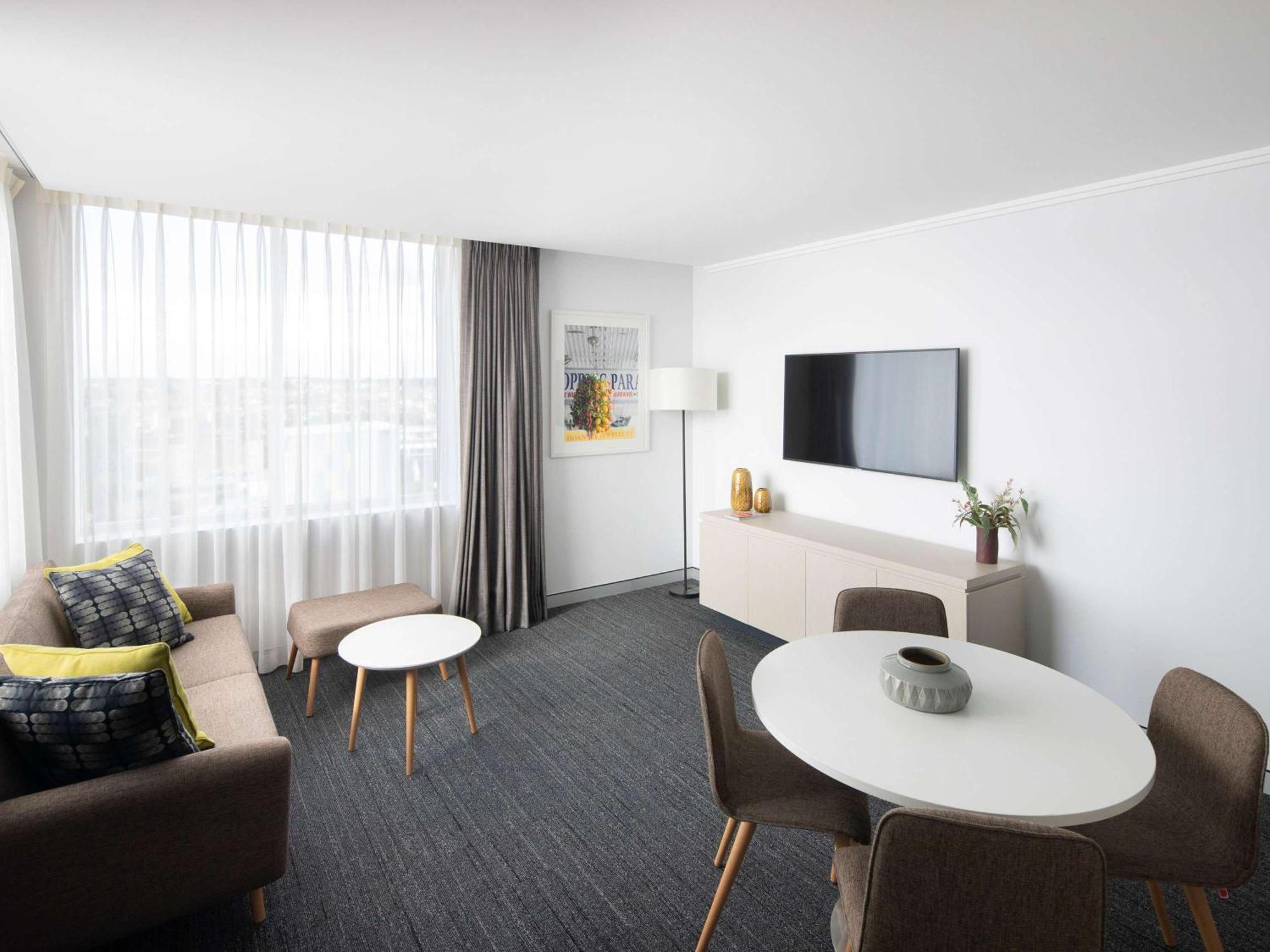 Mercure Bankstown Hotel