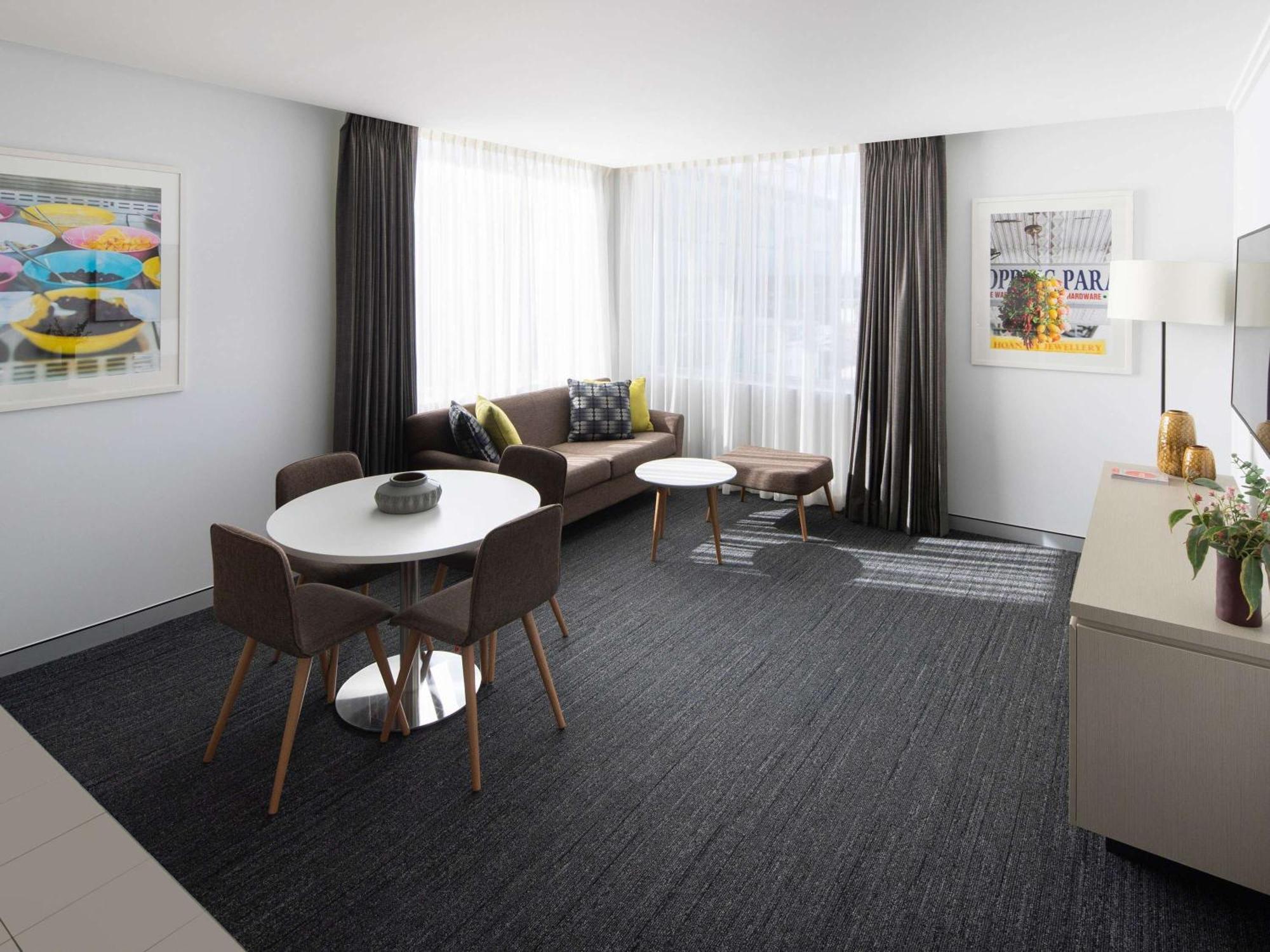 Mercure Bankstown Hotel 4*