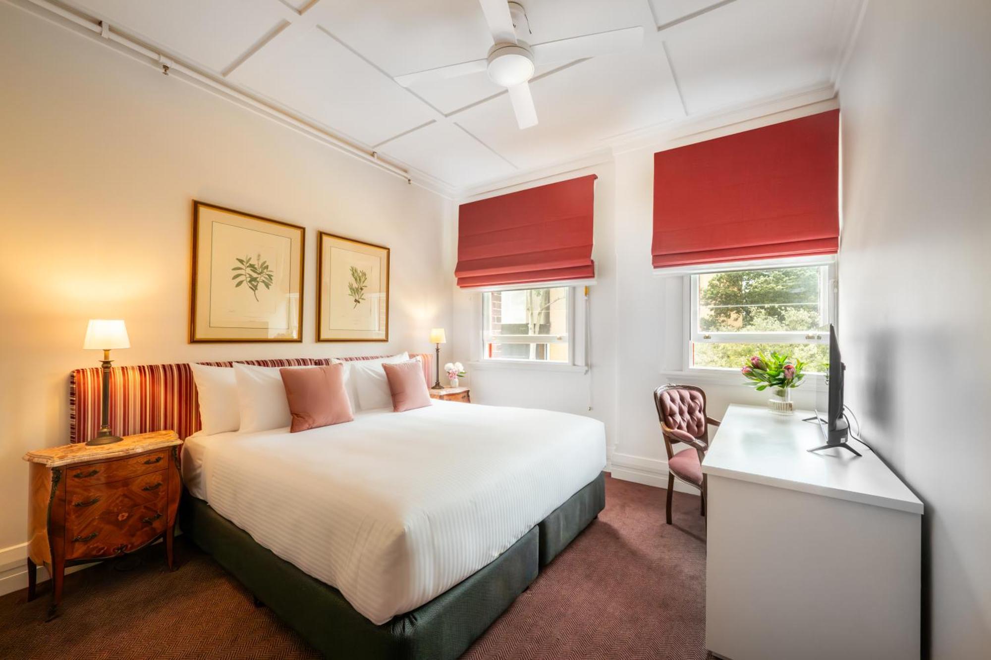 The Russell Boutique Hotel 3*