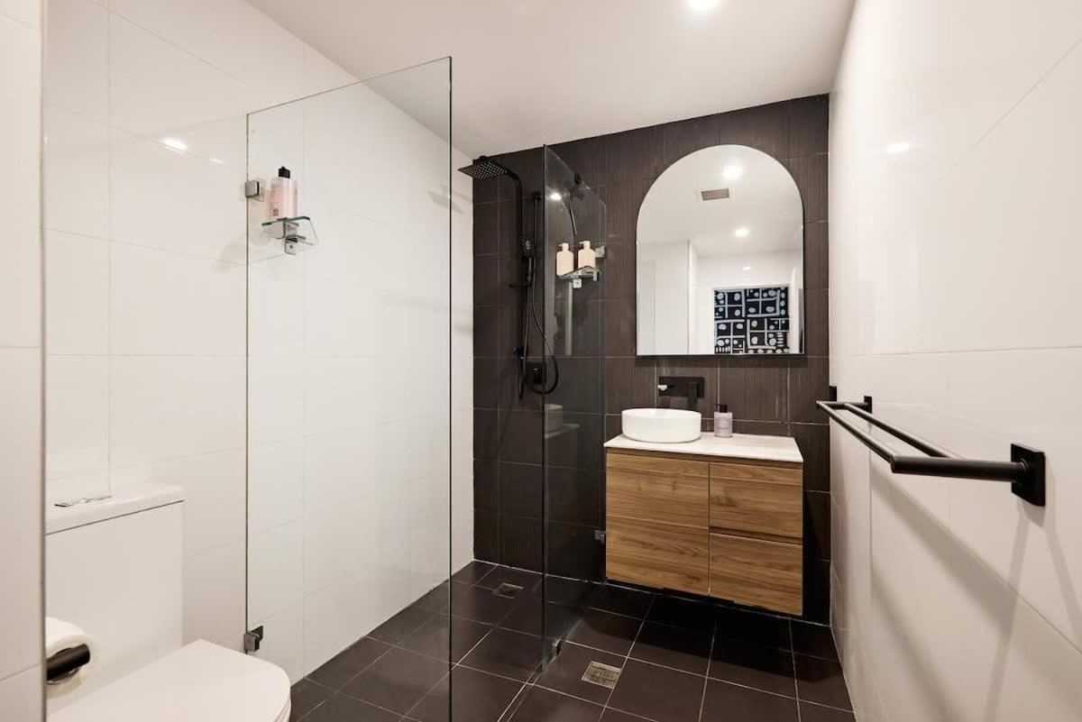 Apartment The Brass Flamingo On Oxford Street Sydney