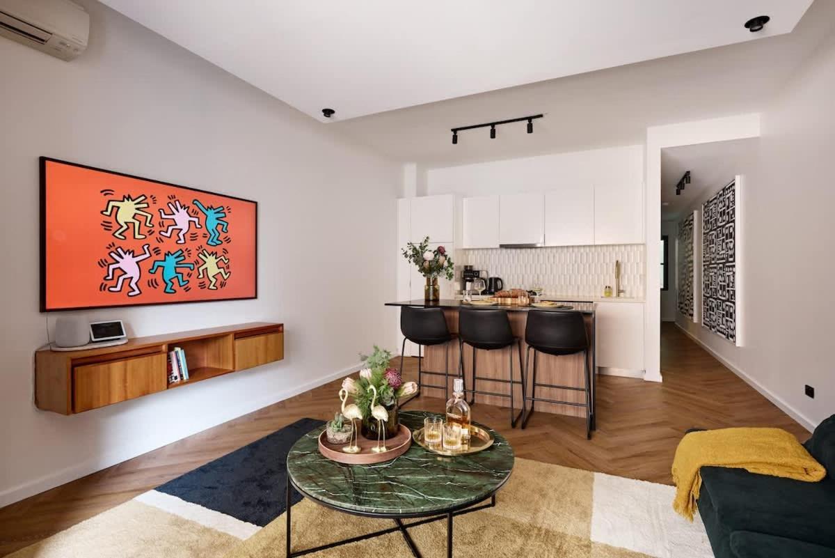 Apartment The Brass Flamingo On Oxford Street *