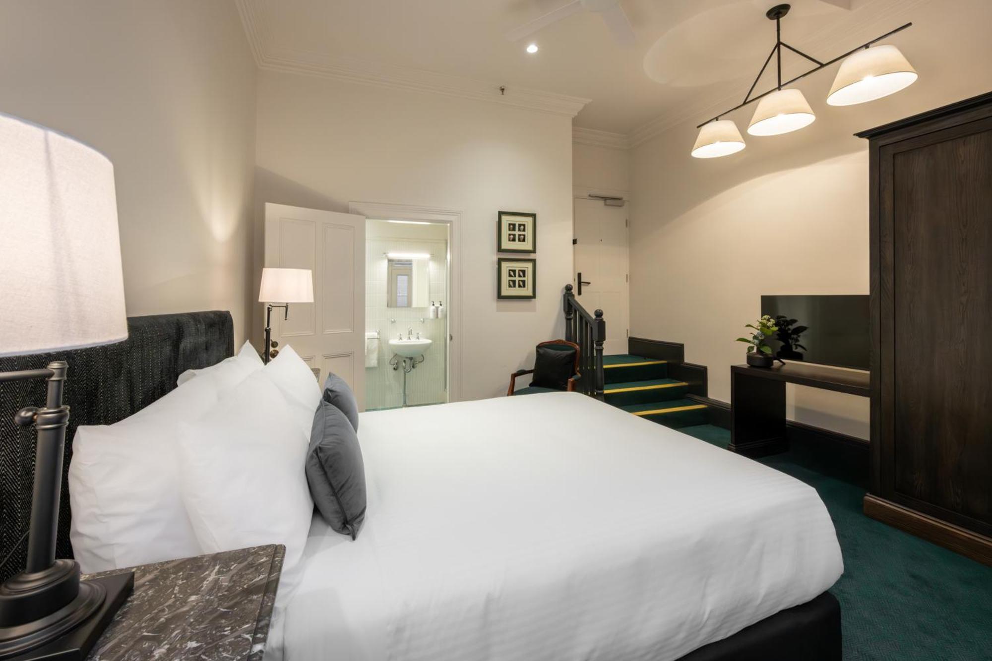 The Russell Boutique Hotel 3*