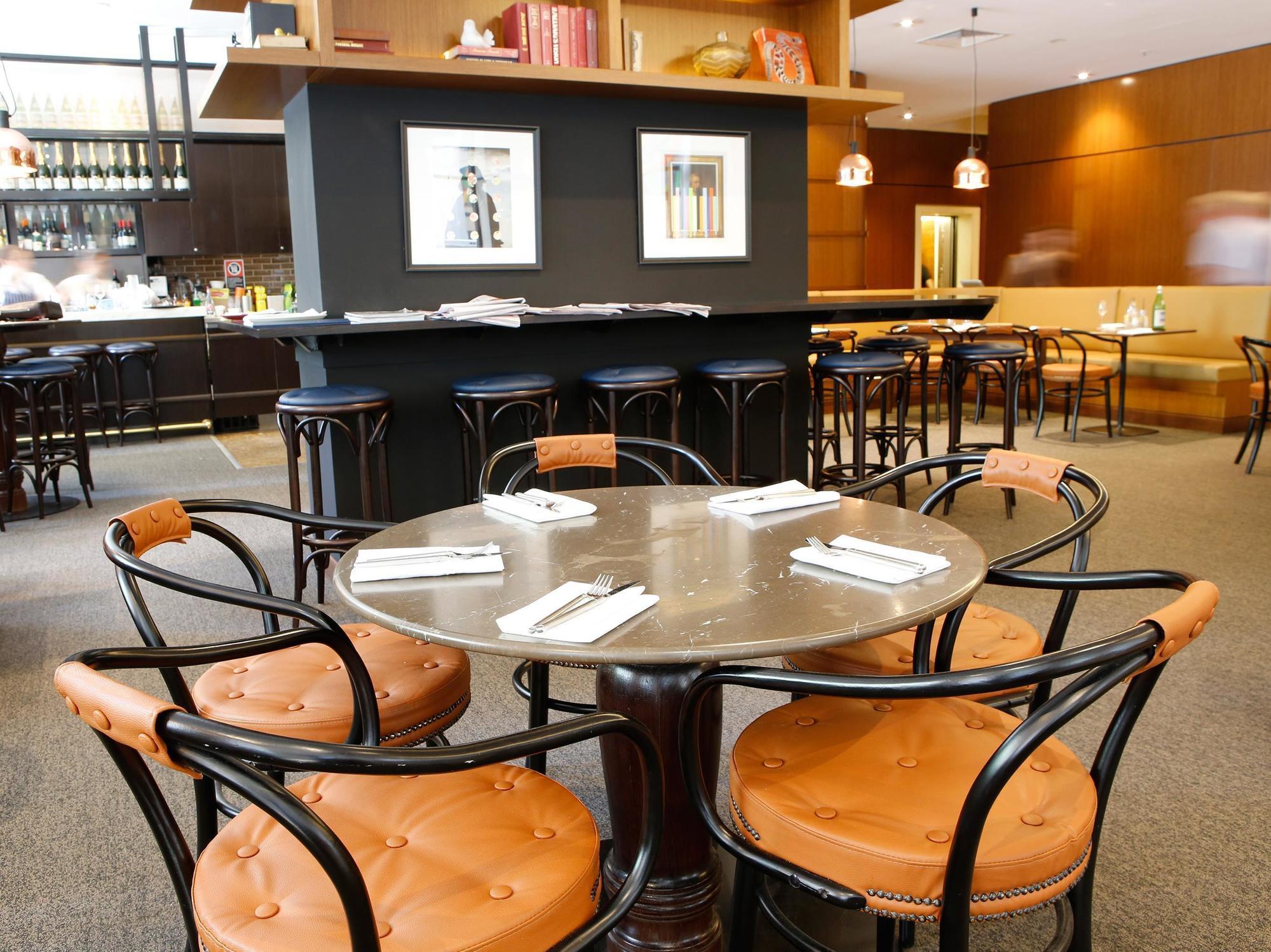 Mantra 2 Bond Street 4*