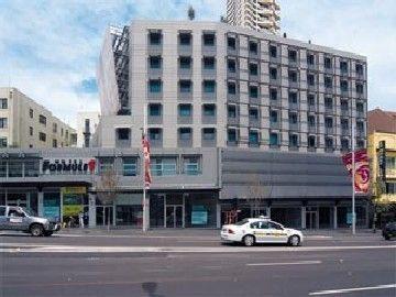 Ibis Budget East 3*