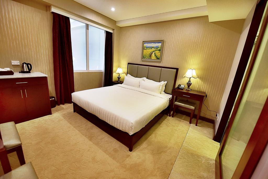 Hotel Megaboom City 4*