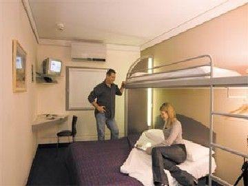 Hotel Ibis Budget East 3*