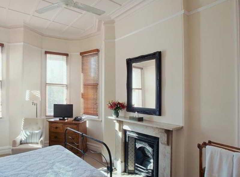 The Russell Boutique 3*