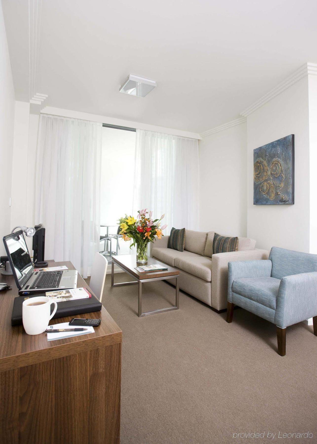 Aparthotel Apx World Square