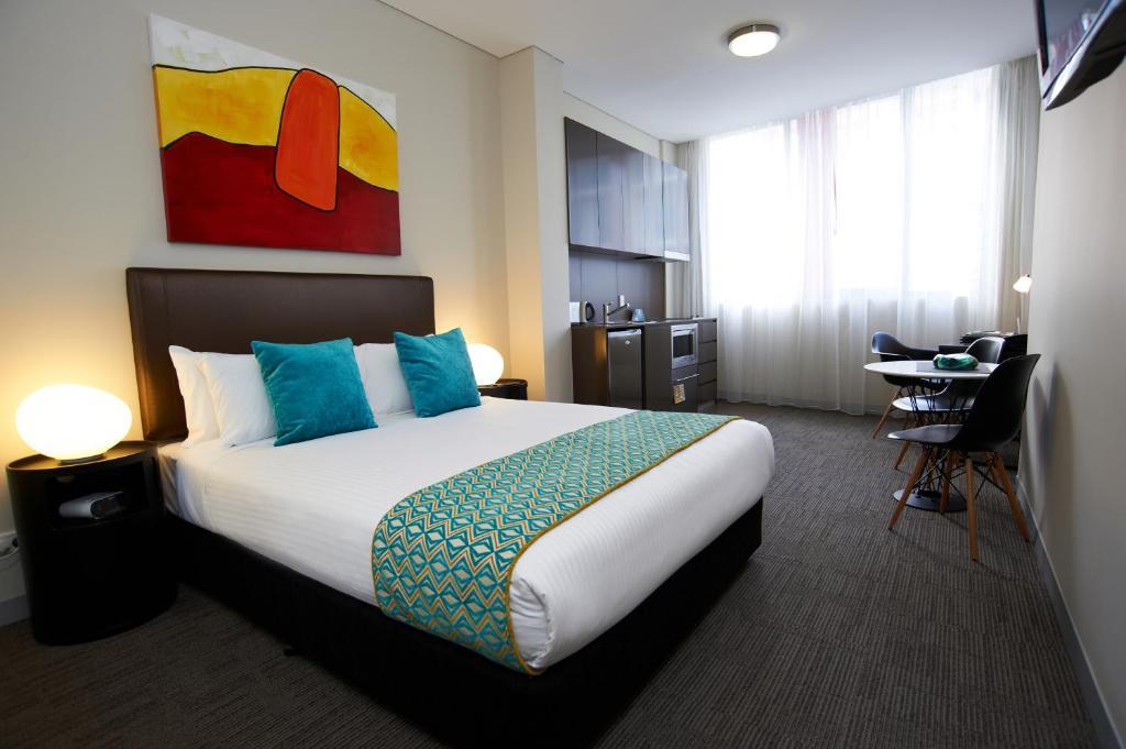 Aparthotel & Bondi Junction Sydney