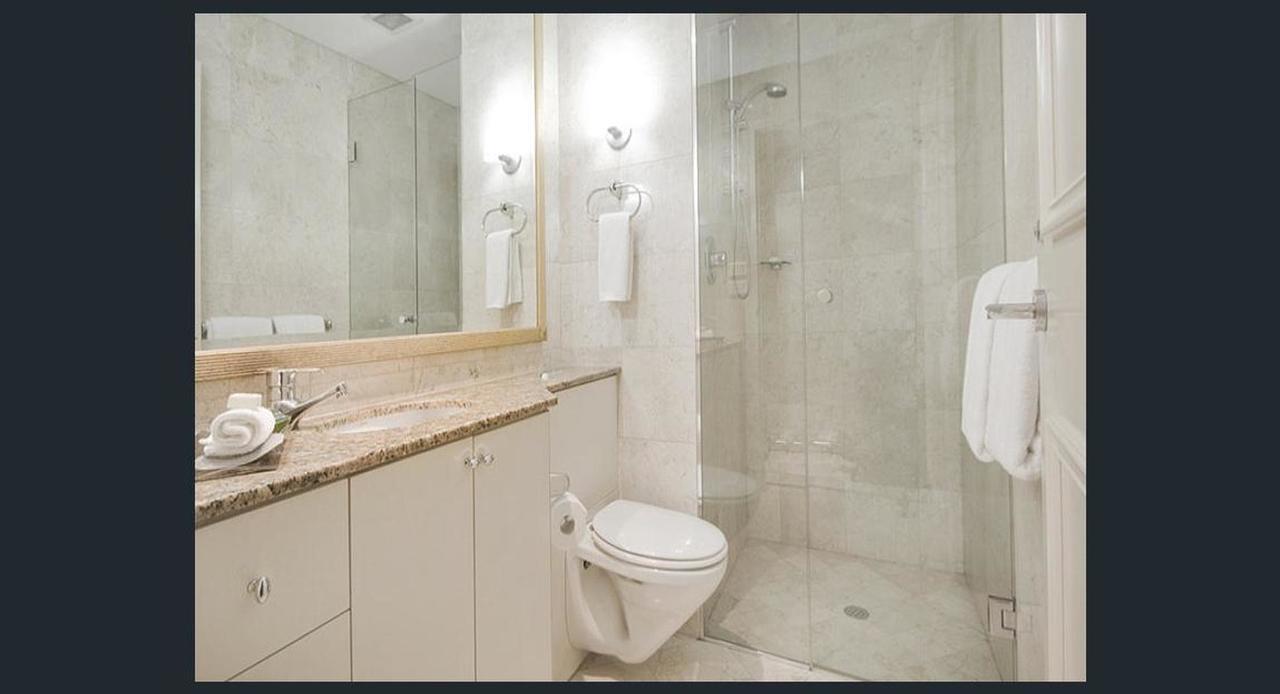 Bond 117 Self- Catering Apartment *