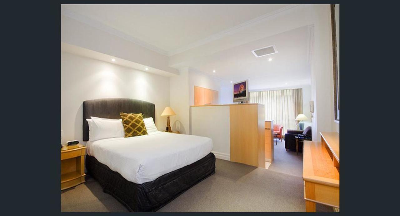 Bond 117 Self- Catering *