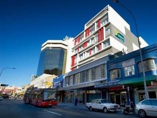 Aparthotel & Bondi Junction