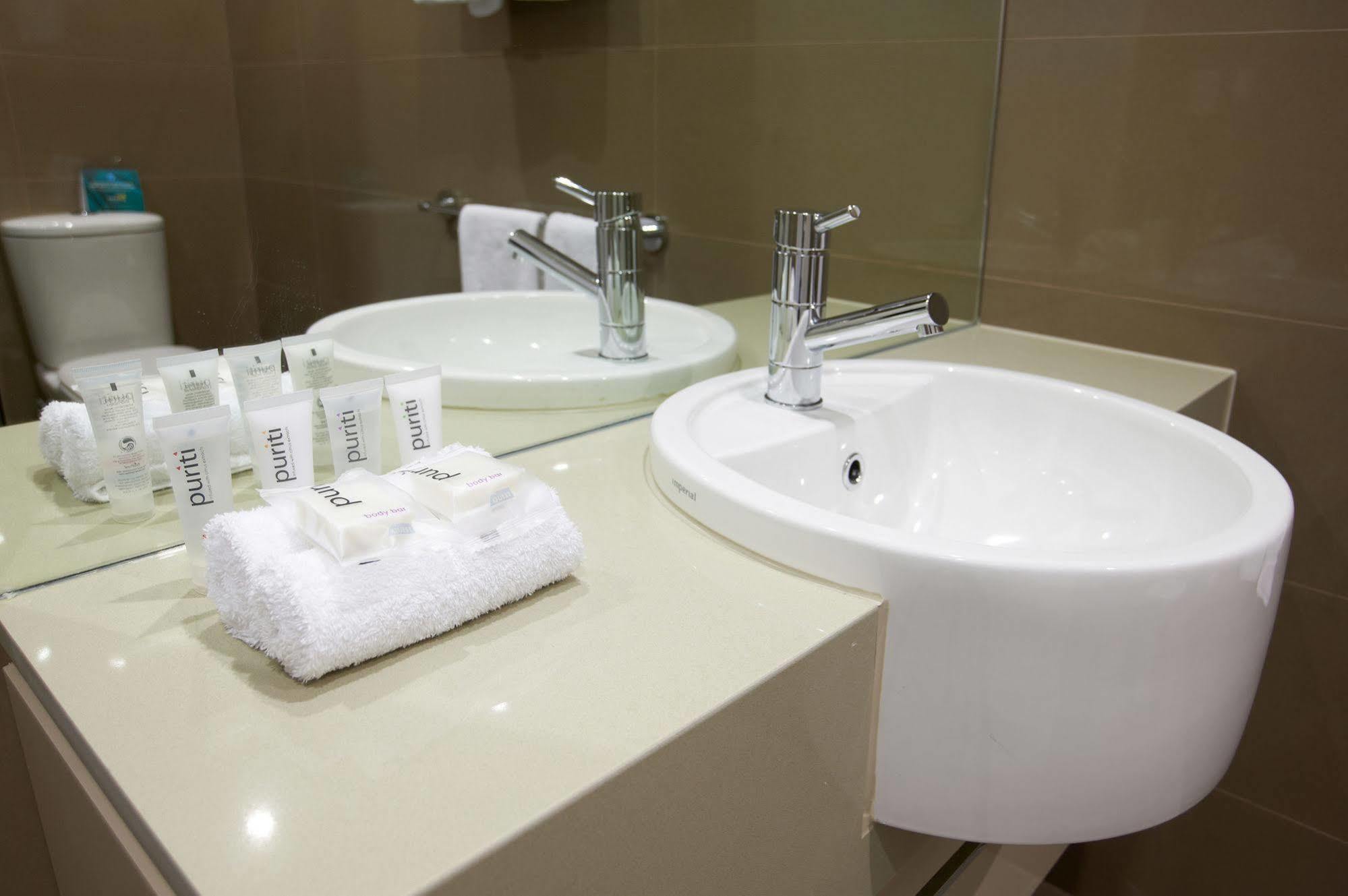 & Bondi Junction 4*