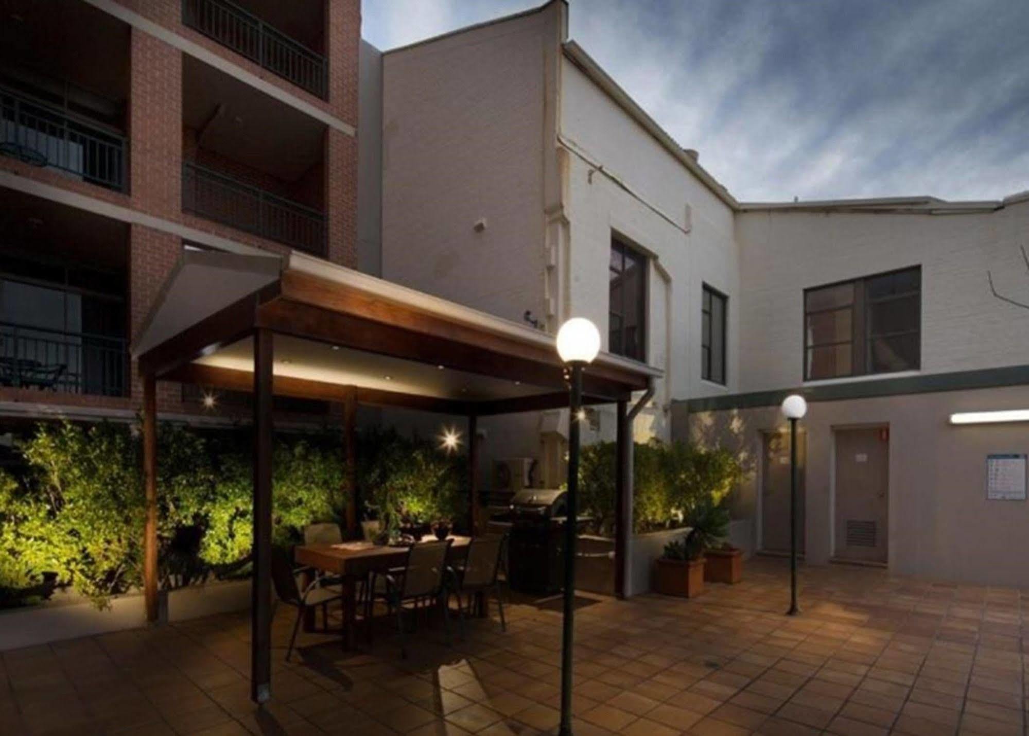 Hotel Quality Camperdown 4*
