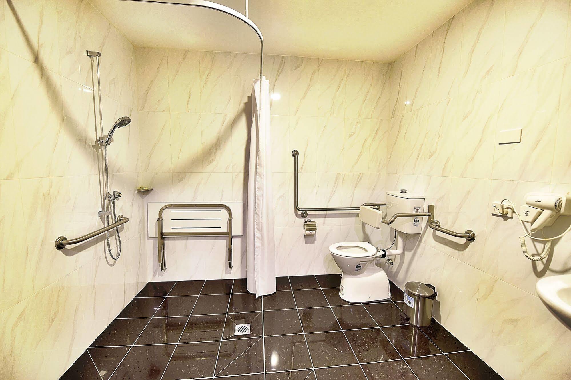 Megaboom City Hotel 4*