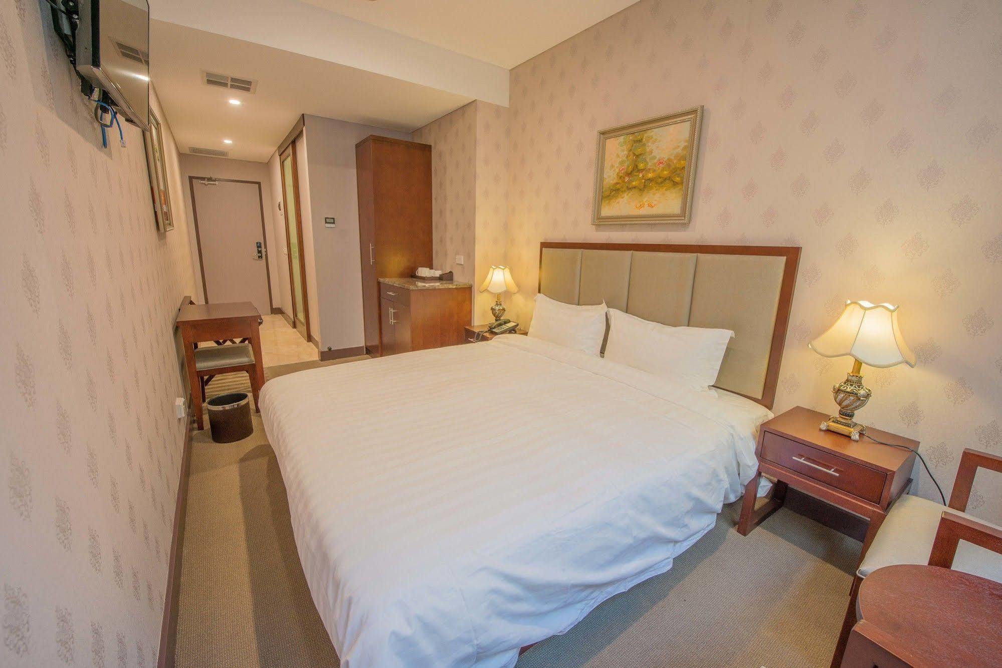 Hotel Megaboom City 4*