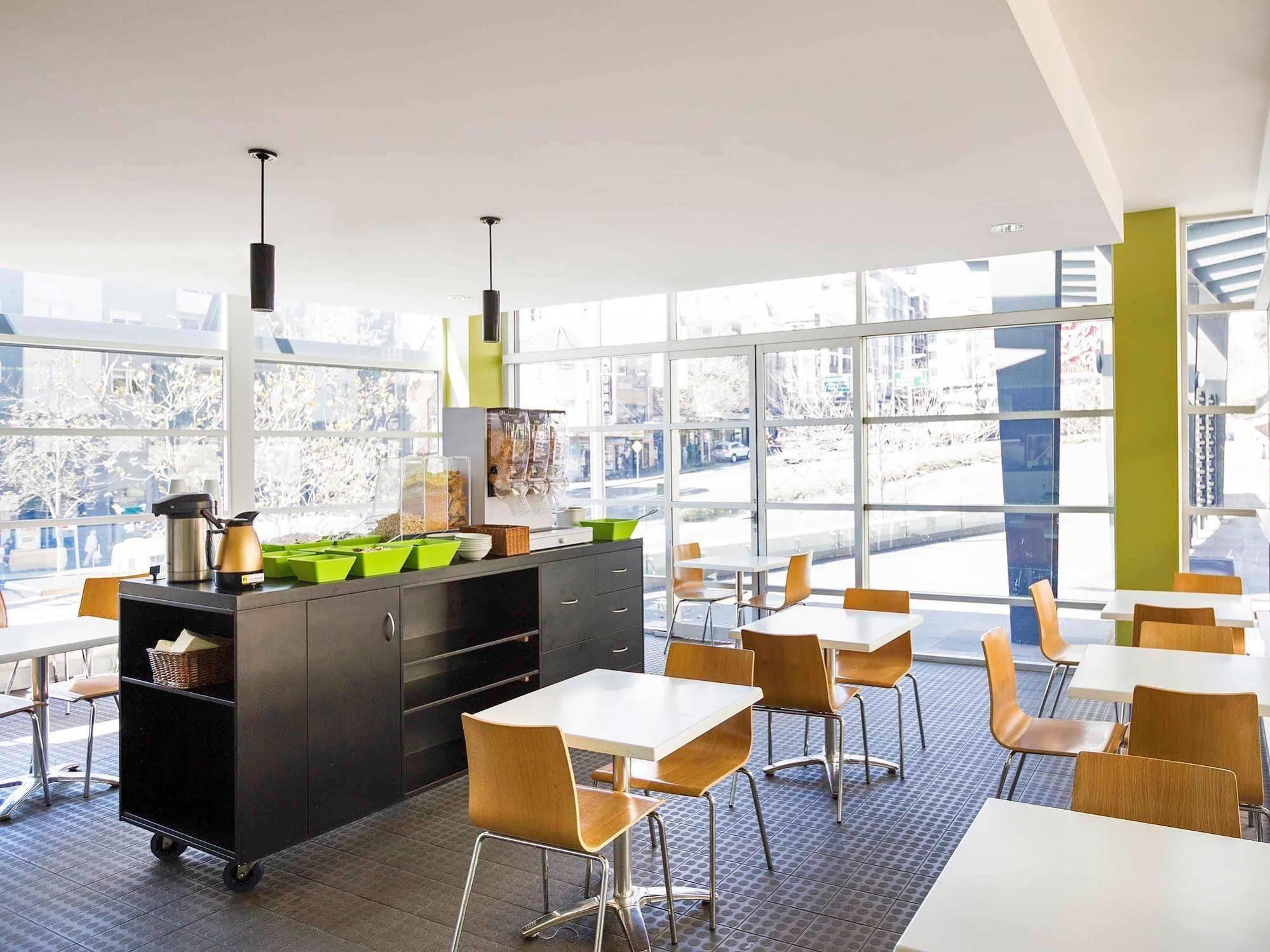 Hotel Ibis Budget East