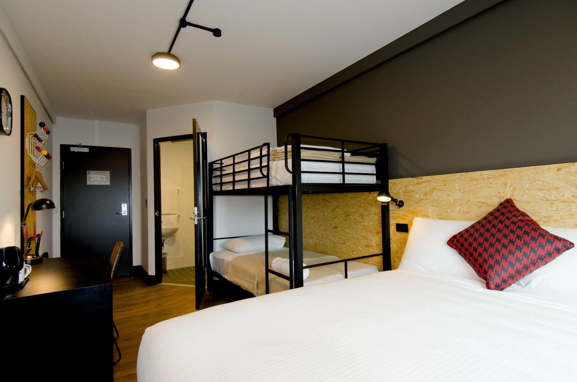 Ibis Budget East 3*