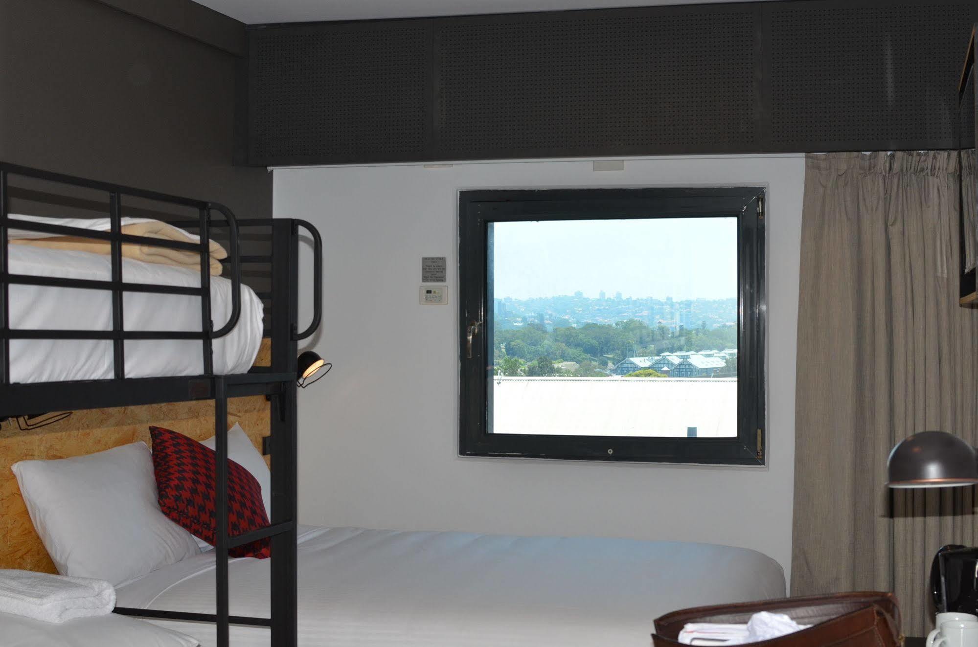 Ibis Budget East Hotel 3*