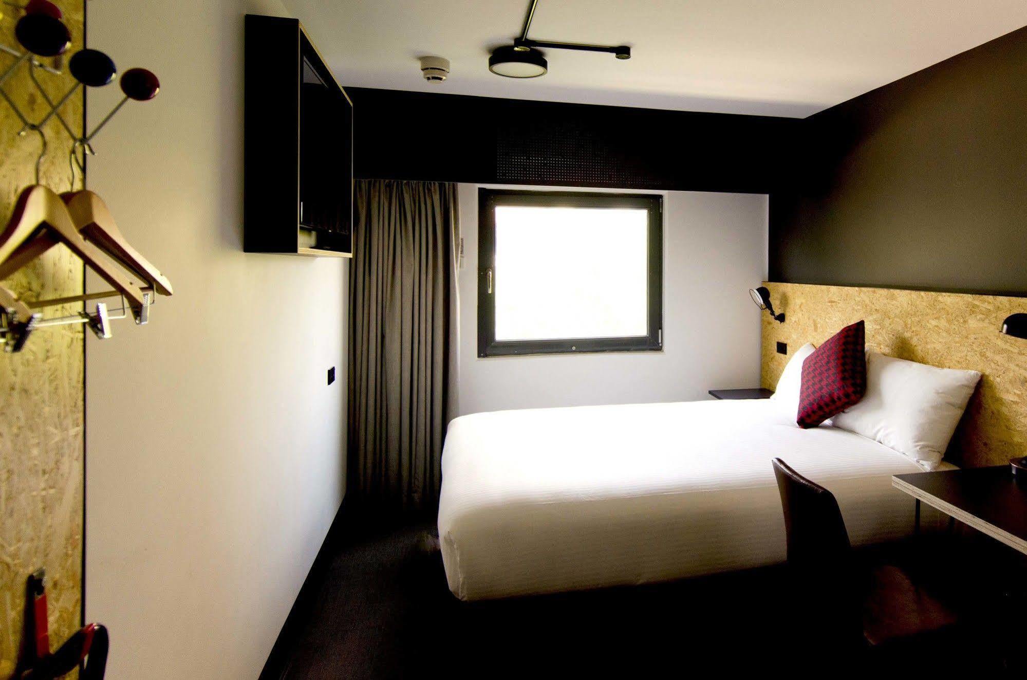 Ibis Budget East Hotel 3*