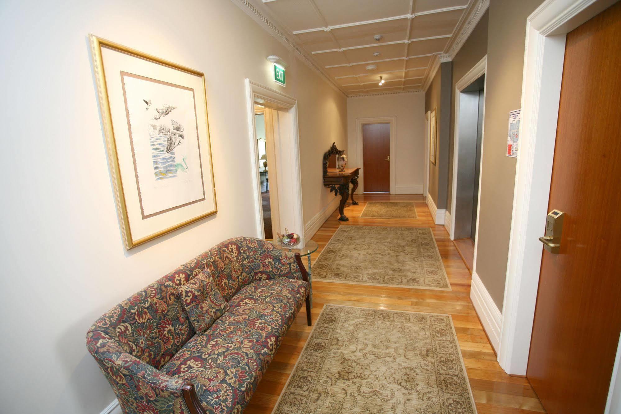 Darcy's Hotel 2*