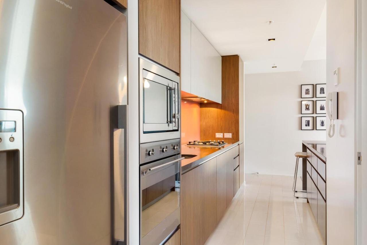 Stylish 1 Bdrm Camperdown - Car Park, Gym & Pool *