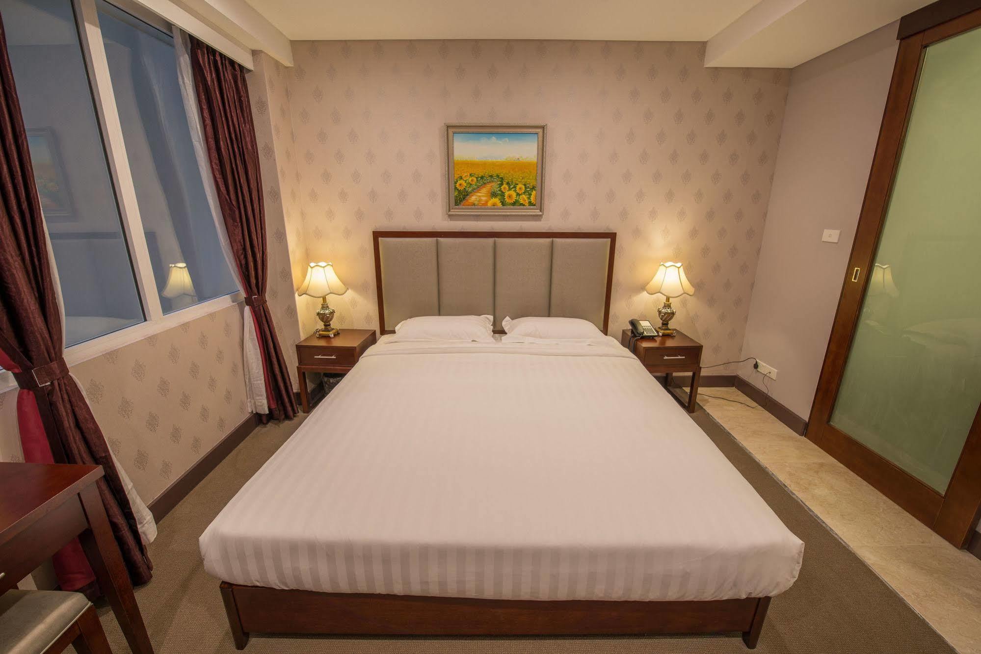Hotel Megaboom City 4*