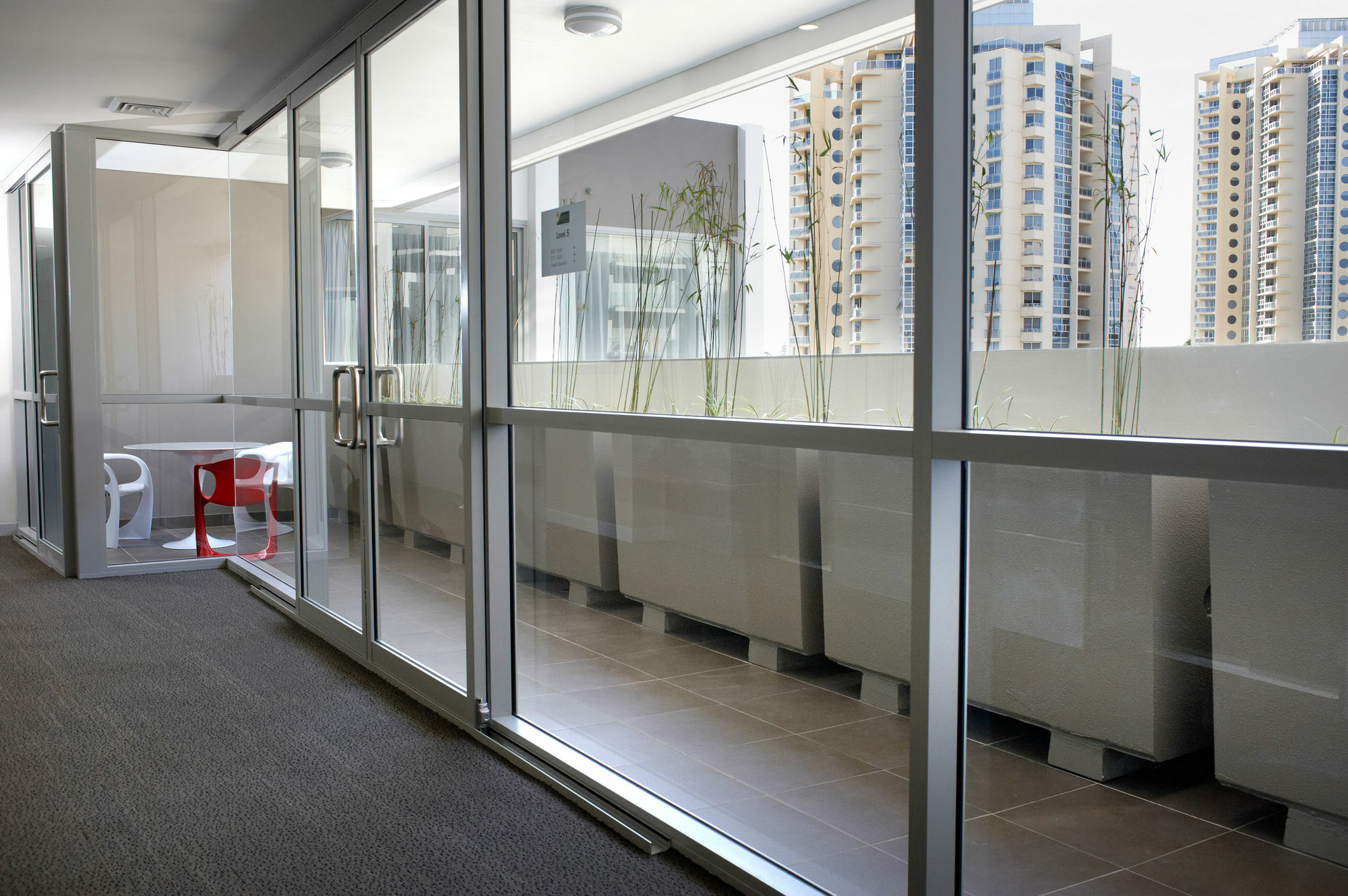 & Bondi Junction Aparthotel 4*