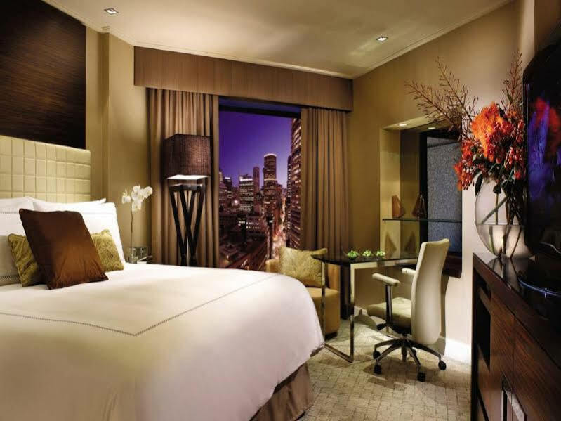 Four Seasons Hotel 5*