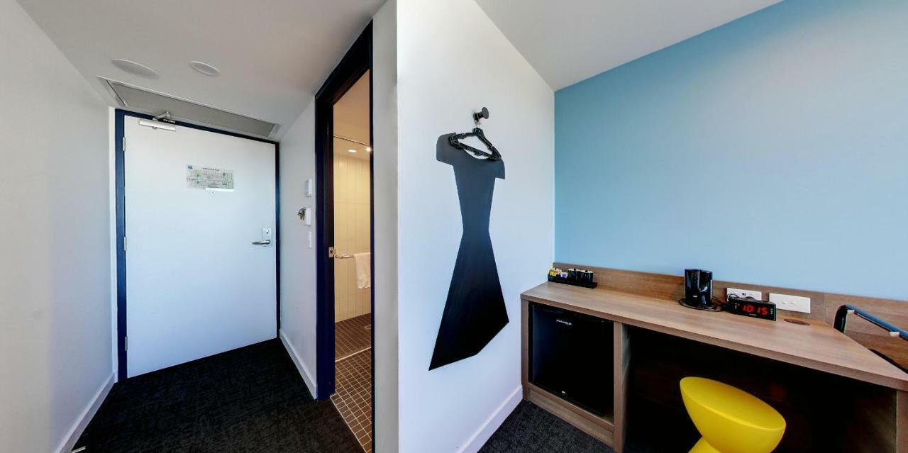 Ibis Budget Airport Hotel 3*
