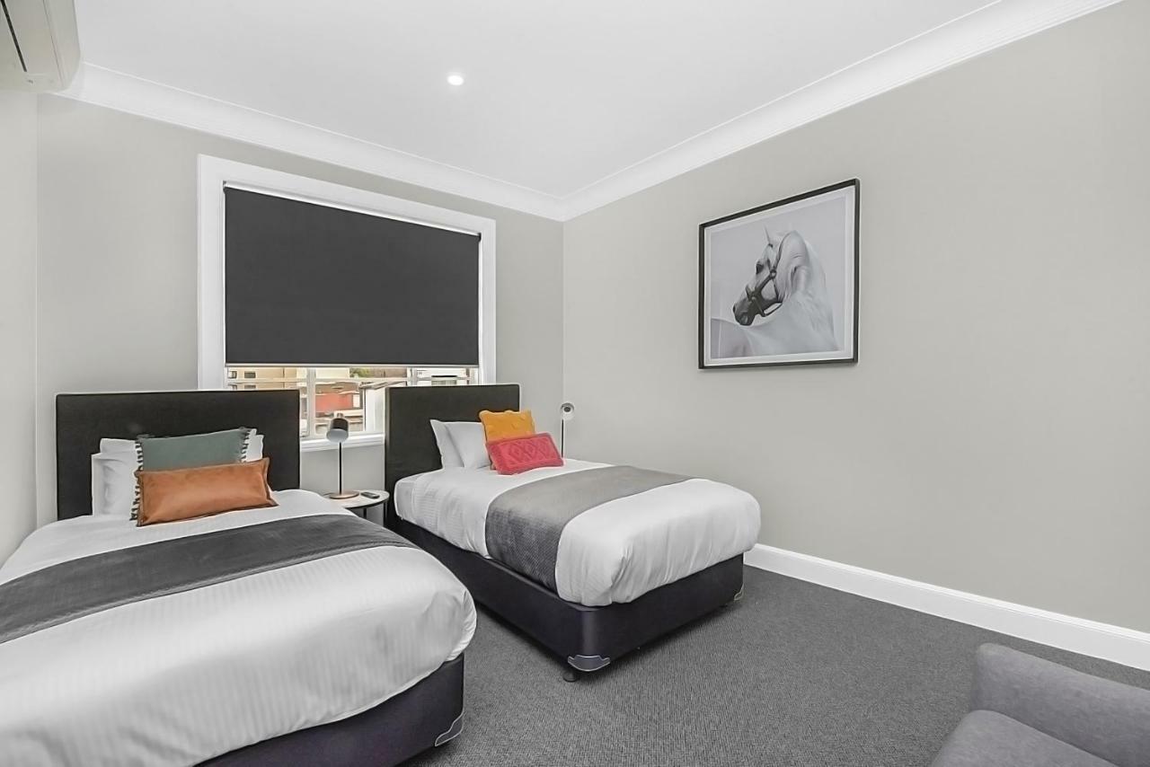 Horse And Jockey Homebush 4* Sydney
