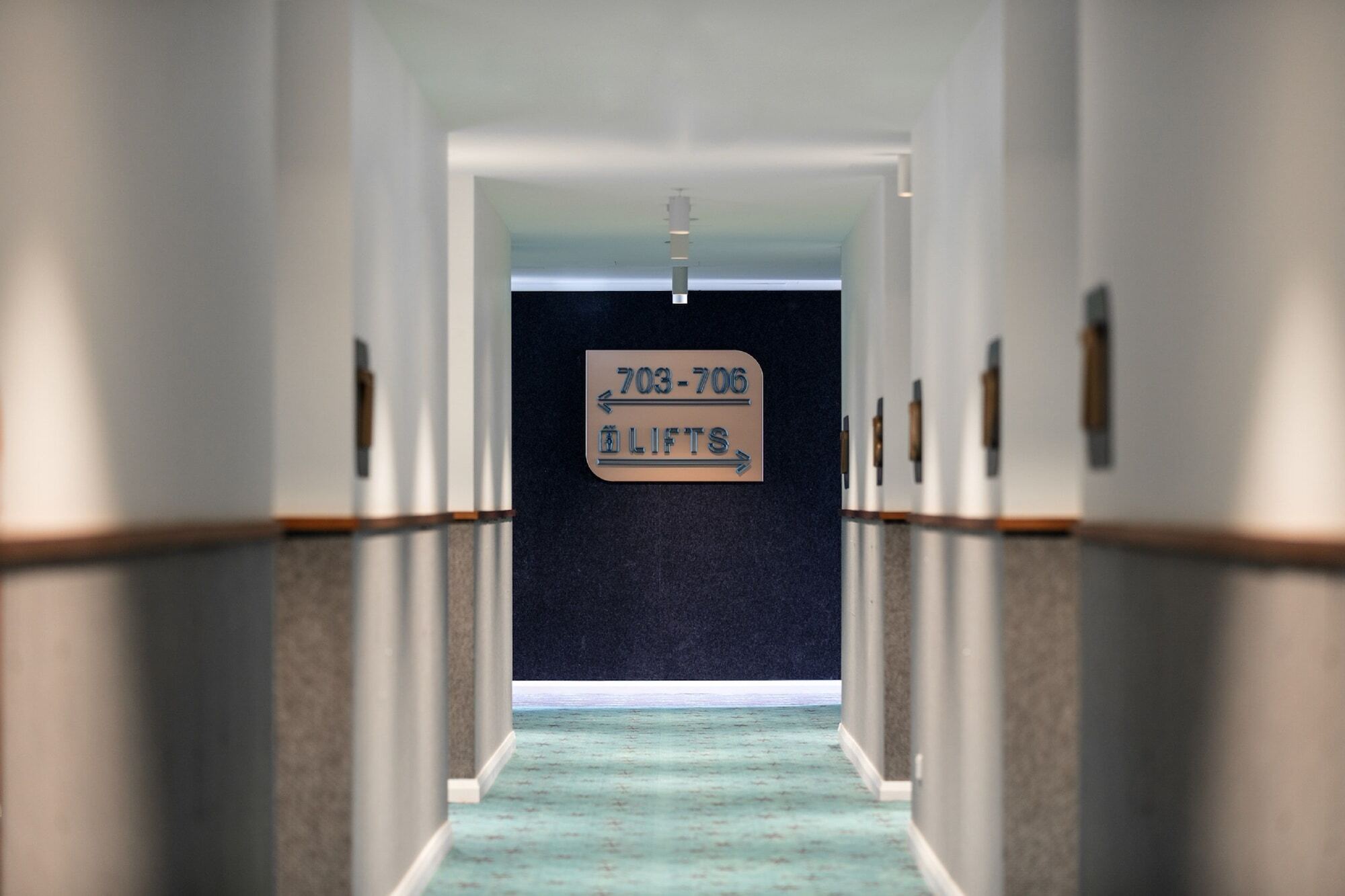 Hotel Citadines Connect Airport 4*