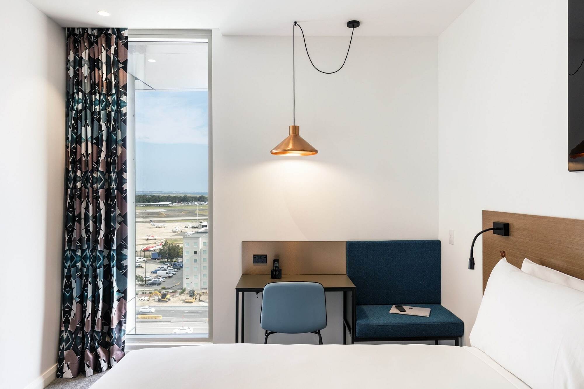 Hotel Citadines Connect Airport 4*