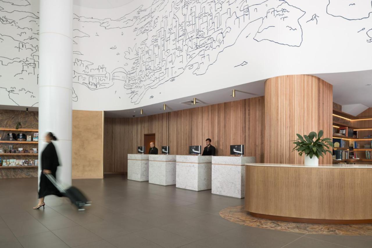 Rydges Airport Hotel 4*