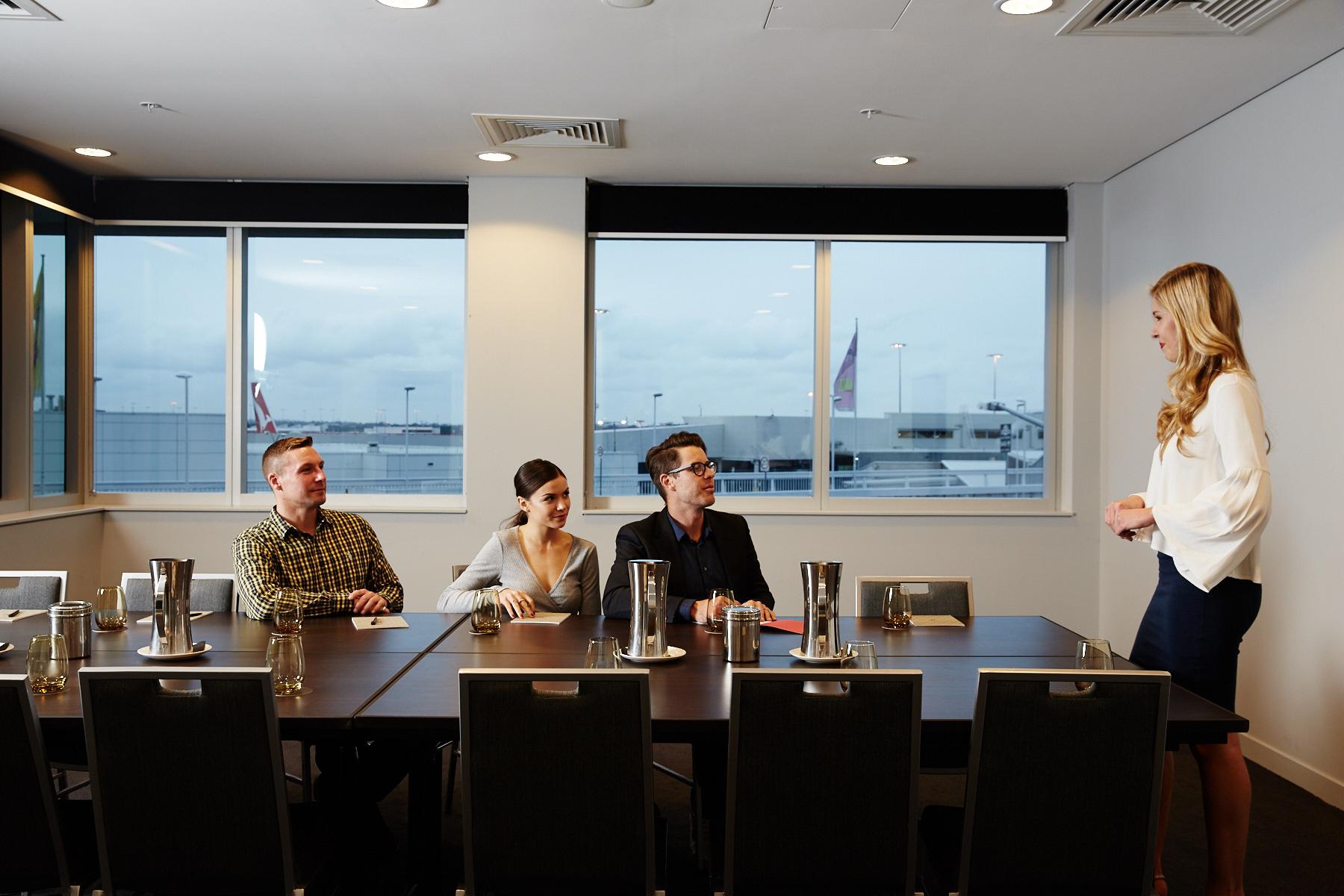 Hotel Rydges Airport