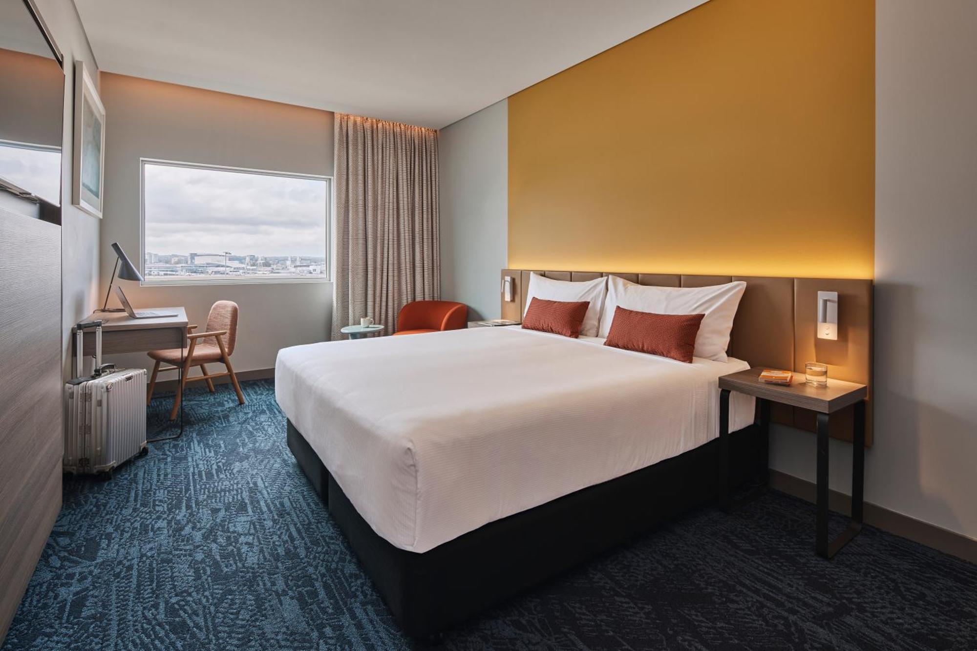 Hotel Rydges Airport