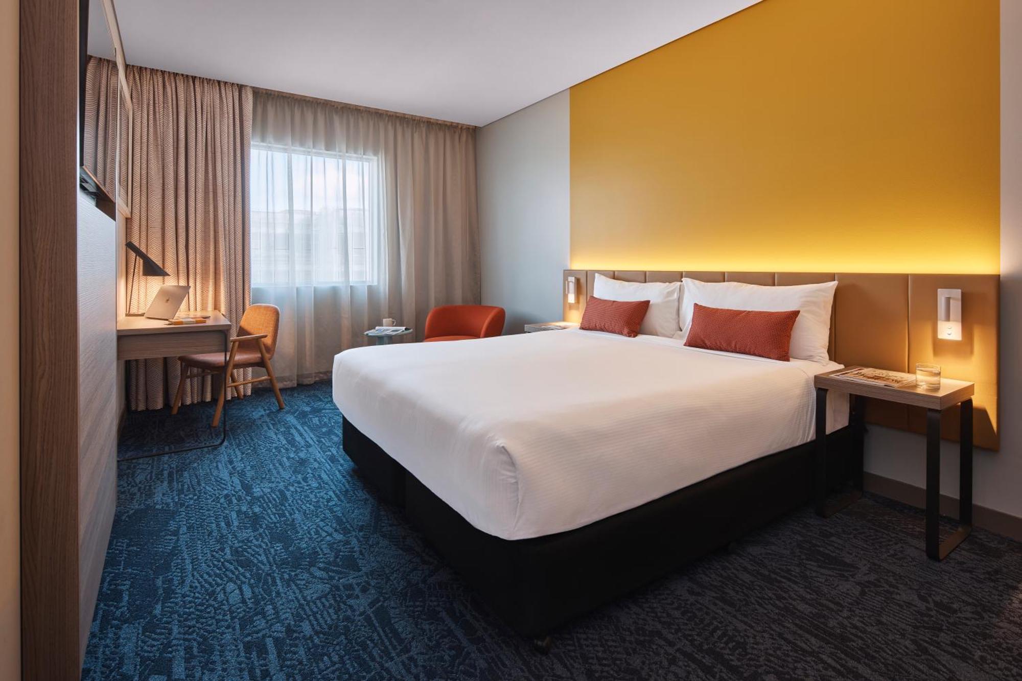 Hotel Rydges Airport 4*