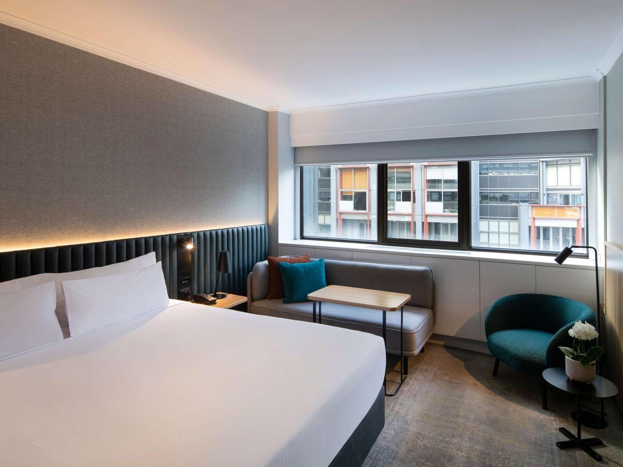 Novotel Centre Hotel 4*