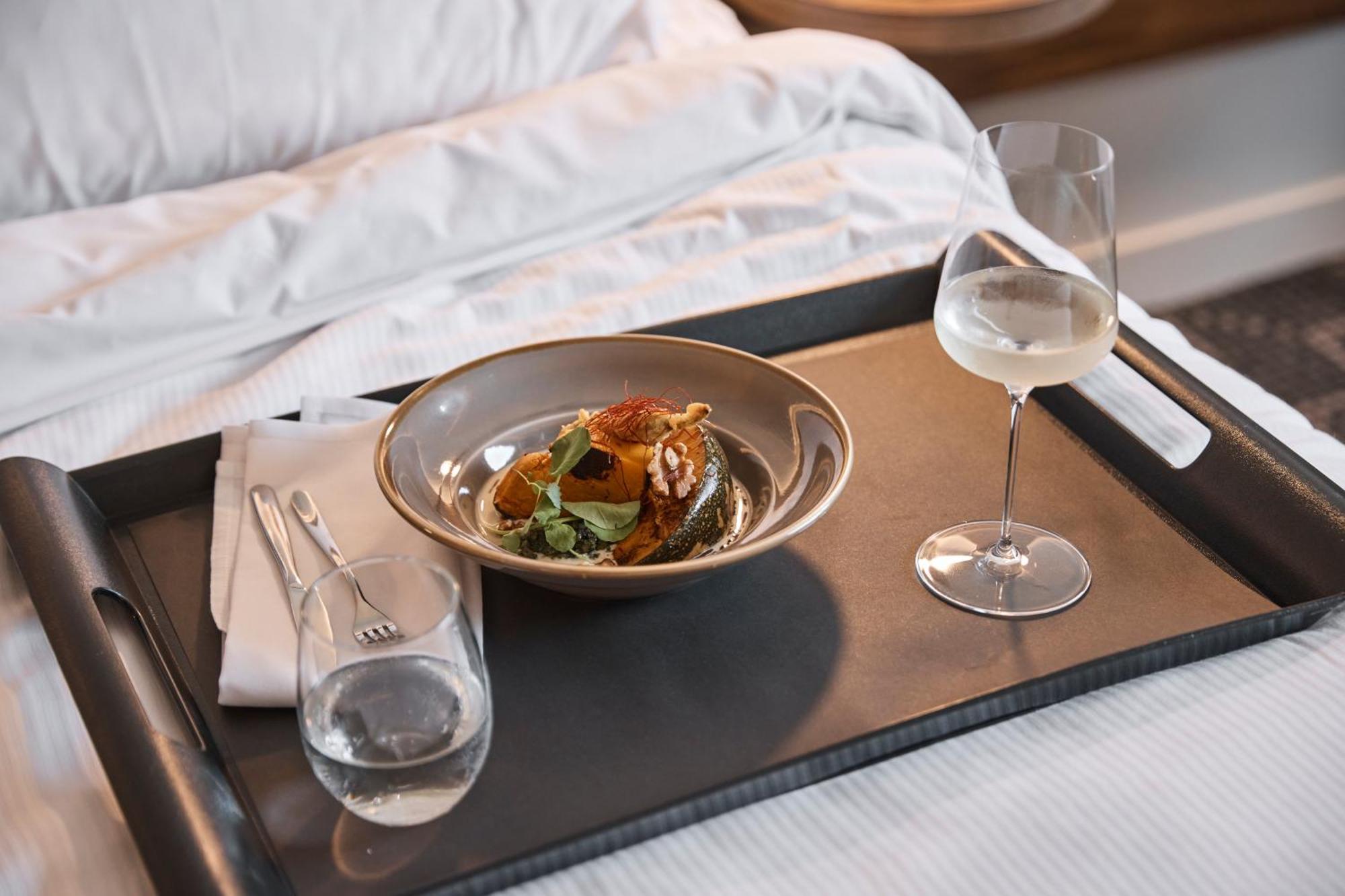 Hotel Rydges Airport 4*